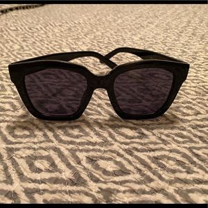 Perverse black sunglasses